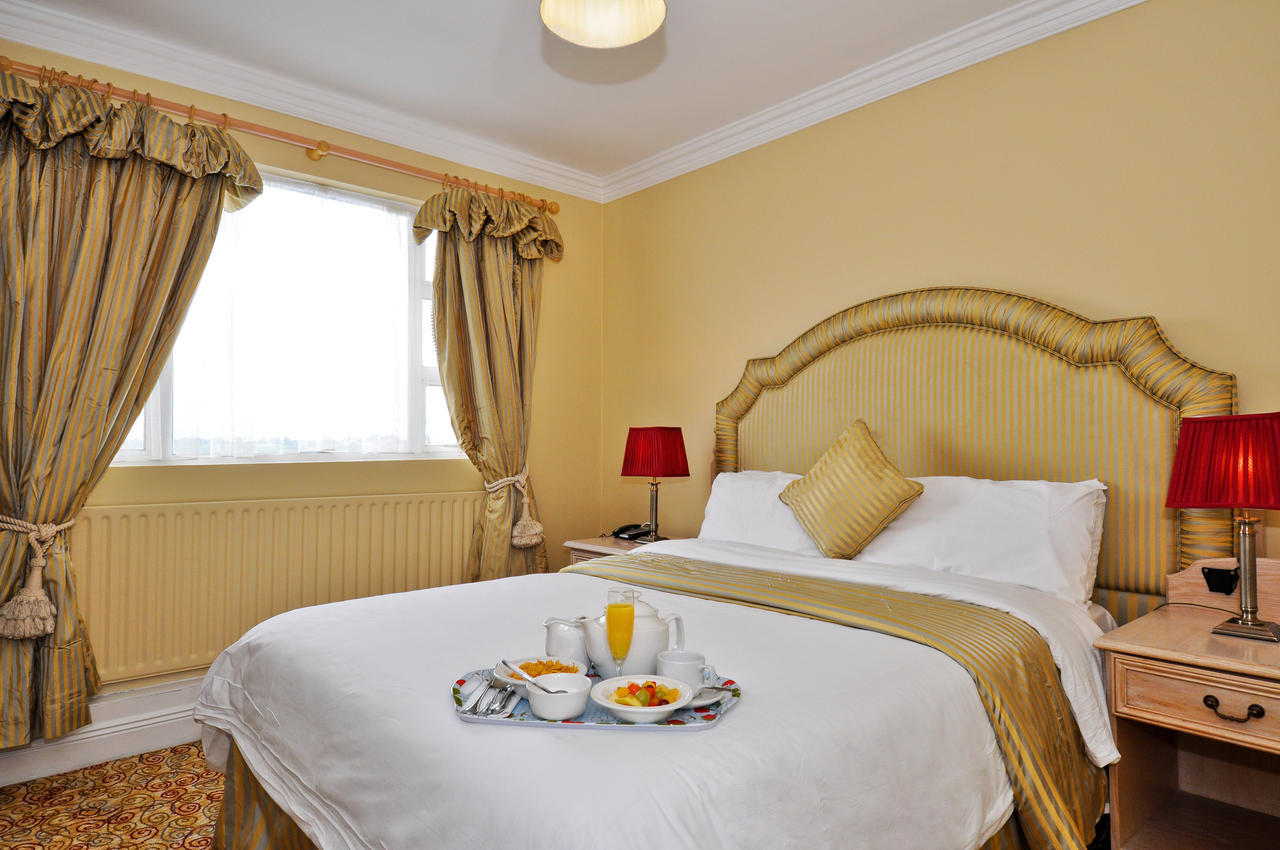 Longford Arms Hotel Luaran gambar